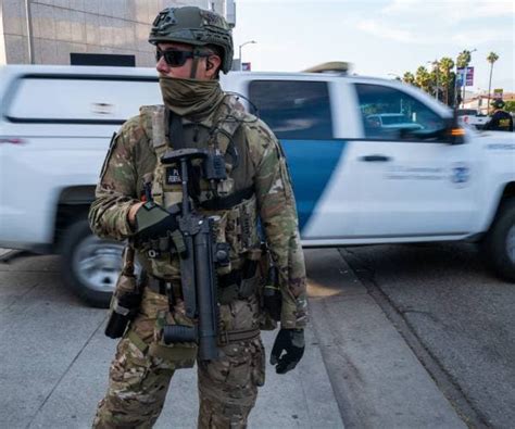 Judge: ICE Can Arrest Without Warrant Only If Likely to Flee | Newsmax.com