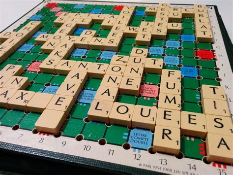 Quelles sont les 102 lettres du scrabble