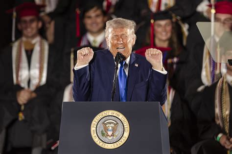 At University of Alabama, Donald Trump praises new graduates, himself ...