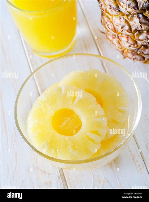 pineapple and juice Stock Photo - Alamy