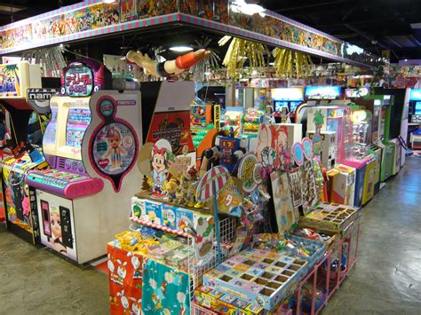 JAPAN, ARCADES & GAMING: Odaiba Arcade Game Centres