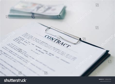 Insurance Contract 的图像结果