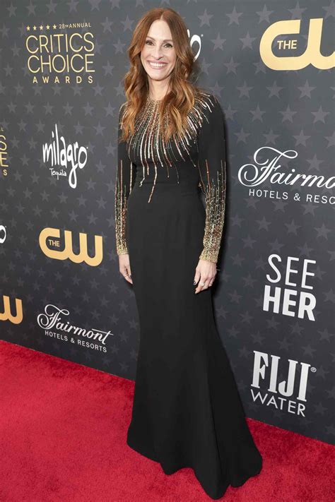 Julia Roberts Sparkles at 2023 Critics Choice Awards in Sequined Gown