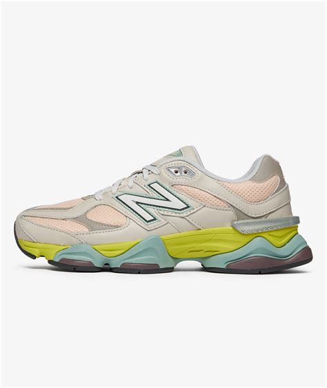 New Balance 9060 V1 en beige | SVD