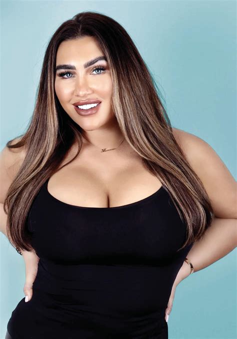 'I want to get rid of my big boobs and return to the natural look ...