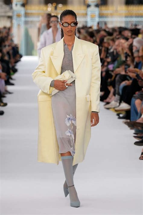 Givenchy: Undertaker blues - FashionNetwork India
