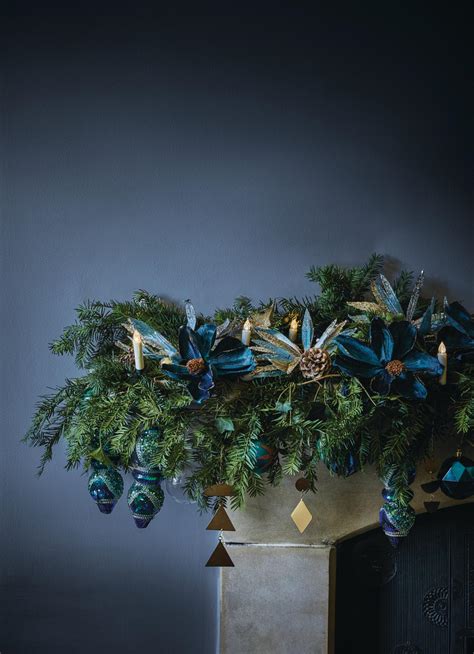 How to Keep Live Garlands From Drying Out | Livingetc