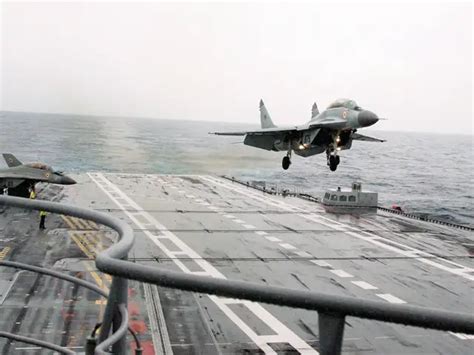 Narendra Modi on board MiG-29K - PM Narendra Modi dedicates INS ...