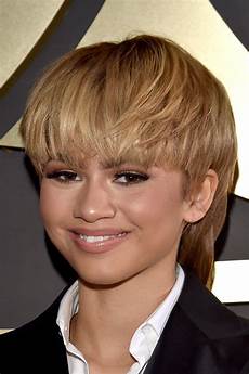Mullet Hairstyle For by Zendaya S Mullet Hair Grammy Awards 2016 Popsugar Mullet Hairstyle For