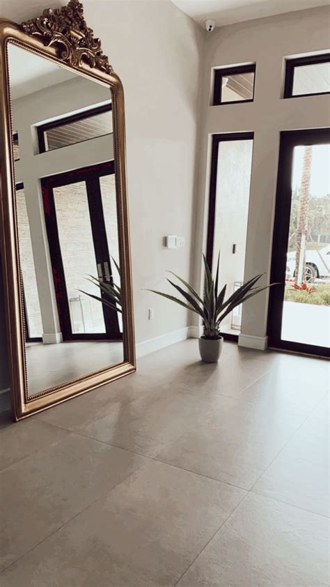 Entryway ideas, entreway golden mirror🖤 | Home decor, Wall mirror decor ...