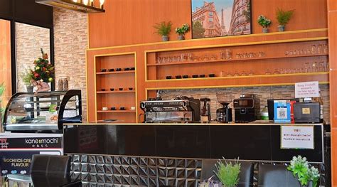 BAANPIN & CAFE HOTEL (Bangkok) - Hostel Reviews, Photos, Rate ...