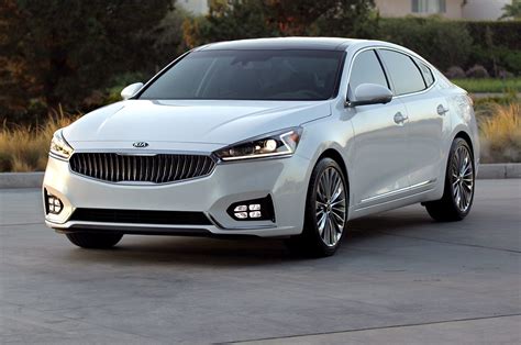 2017 Kia Cadenza First Drive Review: Splitting the Hairs of Luxury