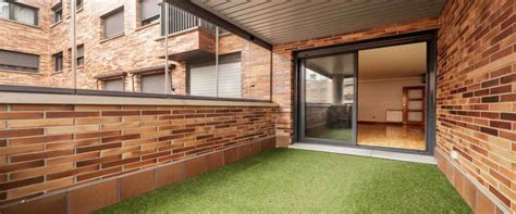 Jazz Up Your Front House with These Stunning Outdoor Flooring Ideas