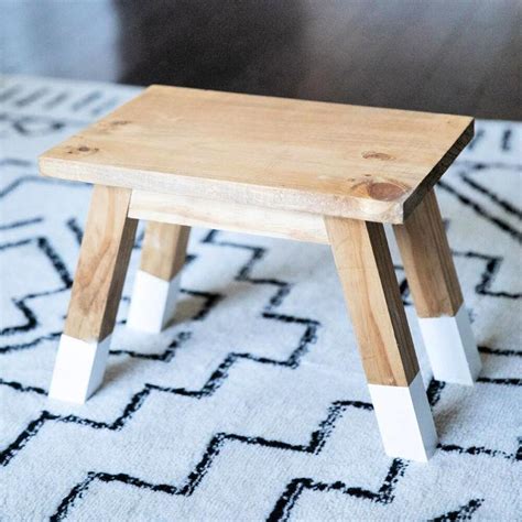 DIY Kitchen Step Stool 的图像结果