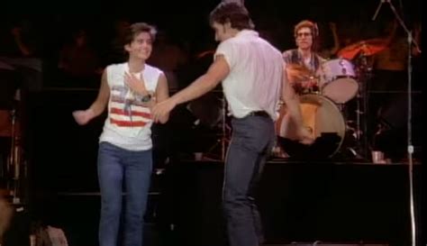 Bruce Springsteen – 'Dancing In the Dark' Music Video | The '80s Ruled