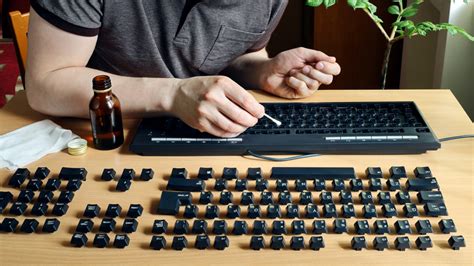 How to Fix Stuck Keyboard Key 的图像结果