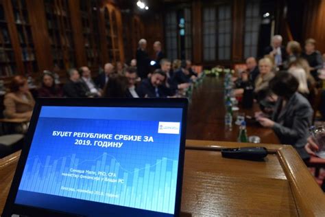 Mali: Javni dug pod kontrolom; DS: Građani siromašniji nego ikad - B92