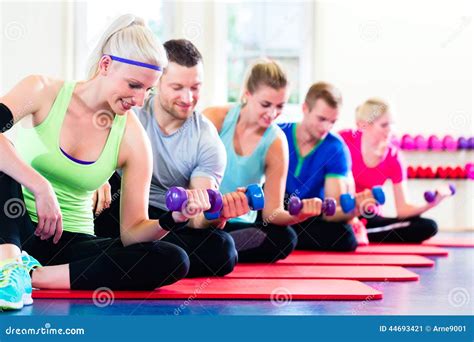 Gym Working Out 的图像结果