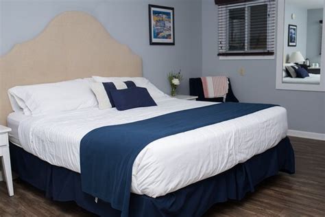 SHOREWOOD INN (Jamesport) - Inn Reviews, Photos, Rate Comparison ...