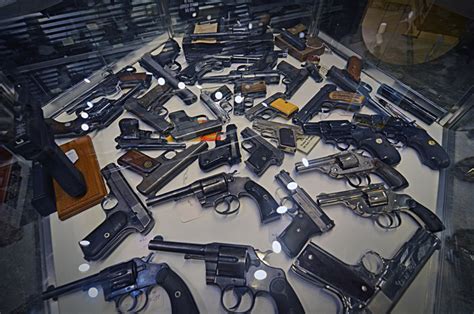 Gun Collection Tour 的图像结果