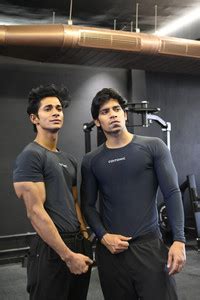 COITONIC Coitonic Compression Fit Body Half and Full Seleves T-Shirt ...