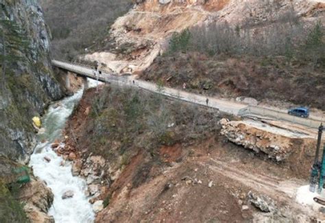 Autobuski prevoznici trpe gubitke zbog zatvaranja puta | Foča24 ...