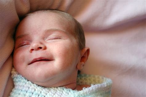 Mere Motherhood: One and Two Weeks Old--Baby Faye