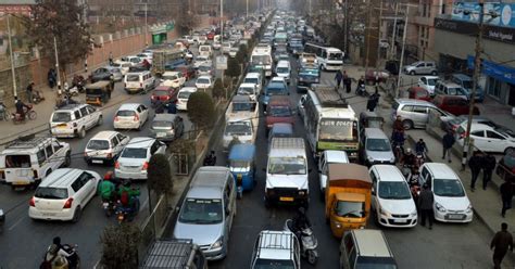 Amid Alarming Pollution Level, Total Number Of Vehicles In Delhi ...