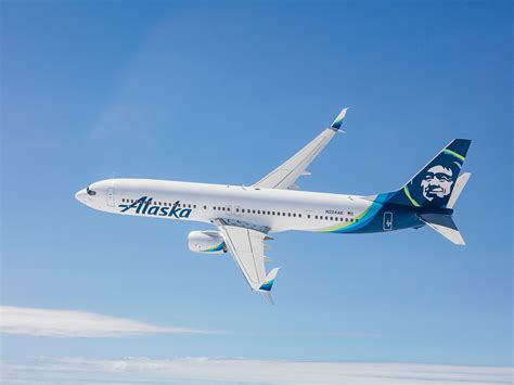United Airlines vs. Alaska Airlines: Which Is Better for Families With ...