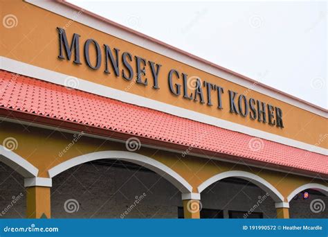 Monsey Glatt Kosher Supermarket Lettering on Storefront Editorial ...