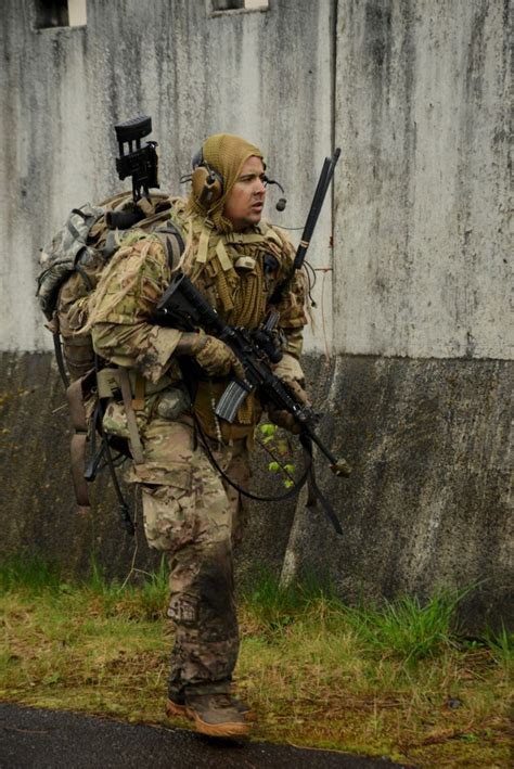 Oregon Army Guardsmen, Canadian Reservists enhance joint readiness in ...