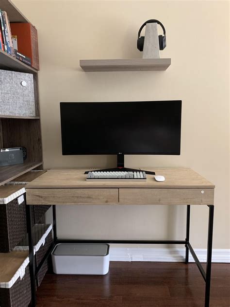 Computer Inside Desk 的图像结果