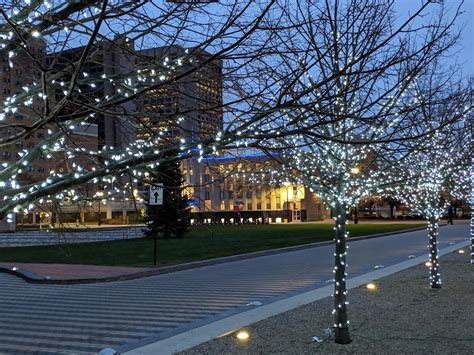 DTE ENERGY HEADQUARTERS - Detroit MI - Hours, Directions, Reviews ...