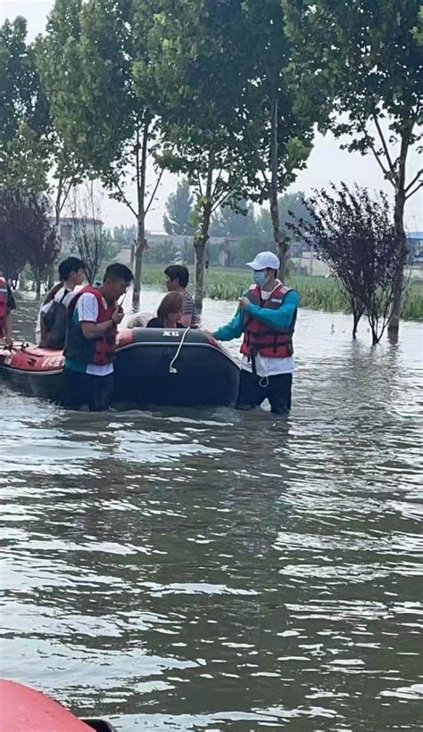 王一博为河南水灾捐款三百万 去年曾亲赴灾区支援_新浪图片