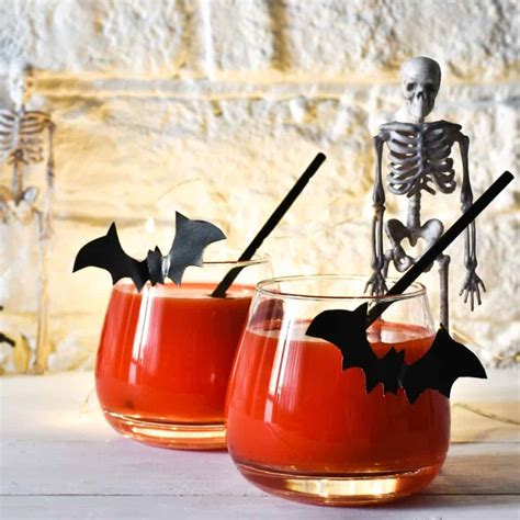 Halloween Family Feud Questions - Fun Family Vibes