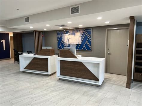 HOLIDAY INN EXPRESS WICHITA NORTH - PARK CITY BY IHG - Hotel Reviews ...
