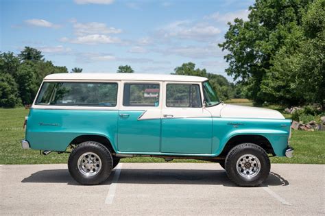 An Upgraded 1959 International Harvester Travelall 4x4