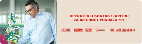 Operater u kontakt centru za Internet prodaju