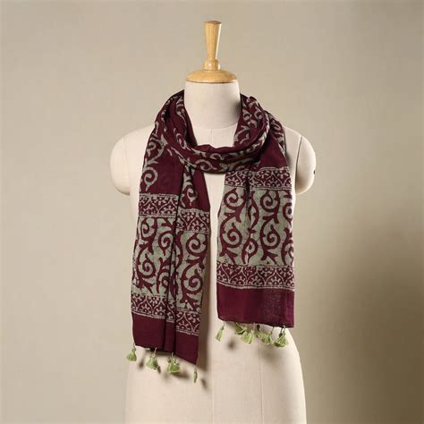 Maroon Mul Cotton Hand Batik Print Stole with Tassels