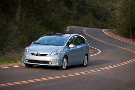 Toyota Prius v