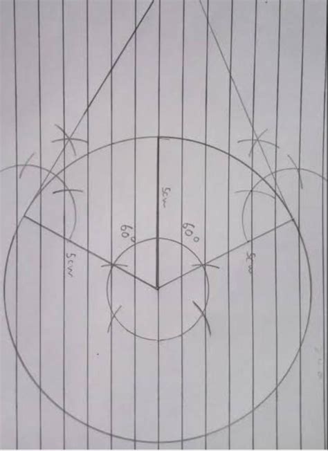 Draw a pair of tangents to a circle of radius 5 cm which are in- clined ...