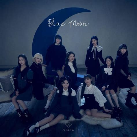 Amazon.co.jp: Blue Moon (初回生産限定盤B) - NiziU: ミュージック