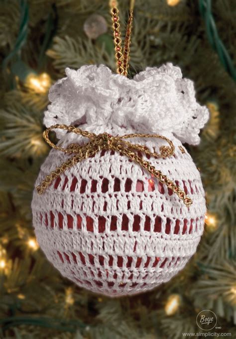white crochet christmas ornaments