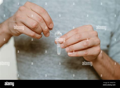 How to Use Lateral Flow Testing Kit 的图像结果