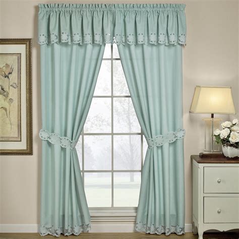 4 Tips To Decorate Beautiful Window Curtains Interior Design