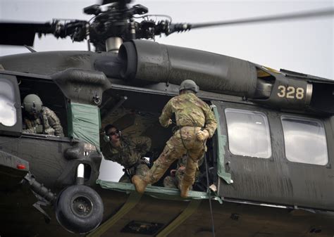 Oregon hosts Warrior Training Center Rappel Master Course | Article ...