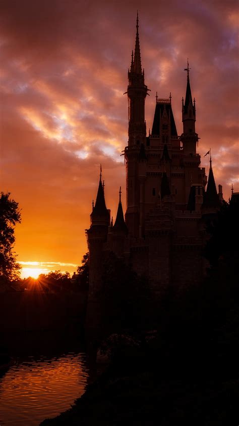 Free Disney iPhone Wallpapers - Disney Tourist Blog