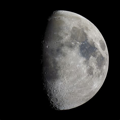 Waning gibbous Moon @ not so bad Astrophotography