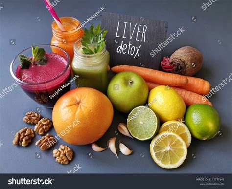 Detox Diets And Liver Cleanse Drinks Royalty-Free Images, Stock Photos ...