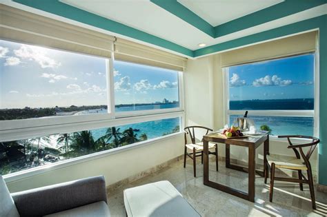 Dreams Sands Cancun Resort & Spa Weddings | 2025 Costs